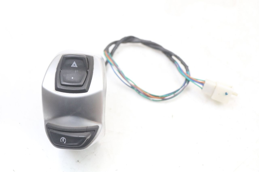 photo de COMMODO DROIT PEUGEOT DJANGO 125 (2014 - 2017) - Vue principale