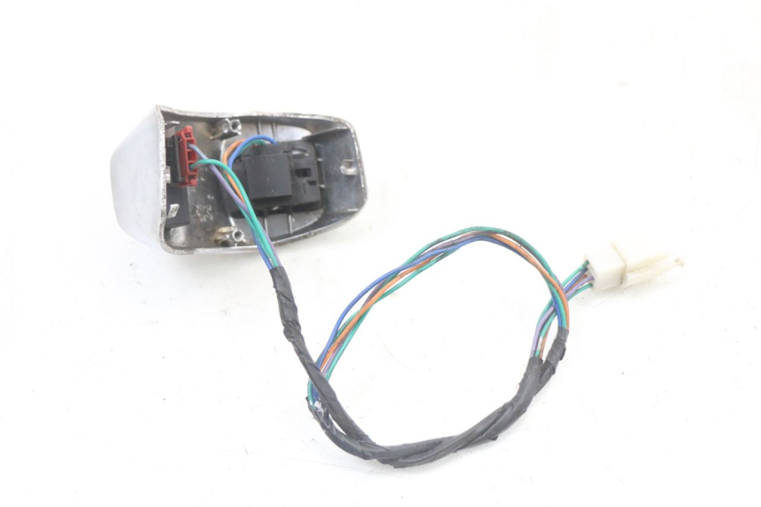 photo de COMMODO DROIT PEUGEOT DJANGO 125 (2014 - 2017) - Autre angle de vue