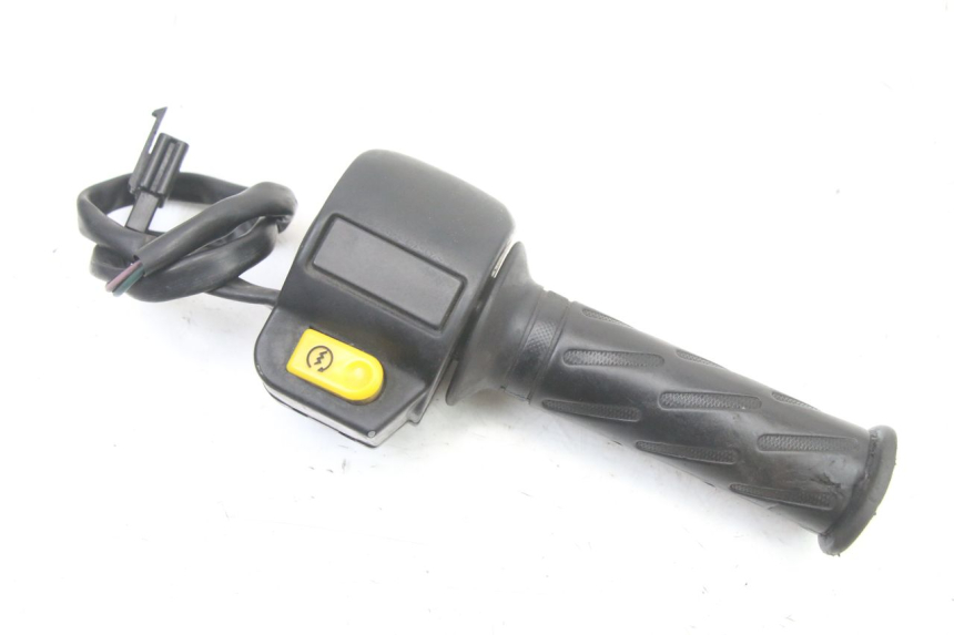 photo de COMMODO DROIT PEUGEOT KISBEE 2T 50 (2010 - 2017) - Vue principale