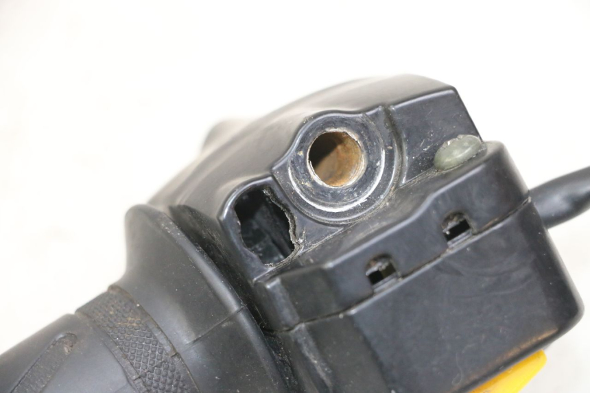 photo de COMMODO DROIT PEUGEOT VIVACITY 125 (2010 - 2017) - Zoom état d’usage