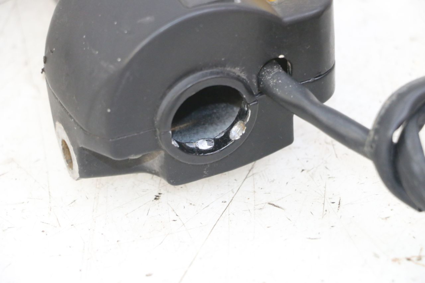 photo de COMMODO DROIT PEUGEOT VIVACITY 125 (2010 - 2017) - Vue d’ensemble