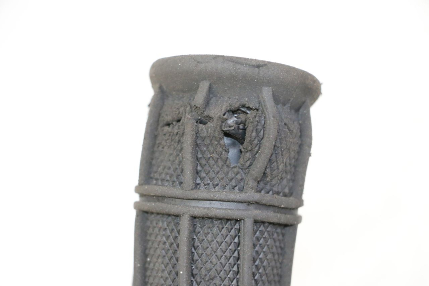 photo de COMMODO DROIT YAMAHA PW 80 (1983 - 2014) - Détail de la pièce