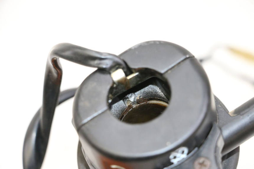 photo de COMMODO DROIT YAMAHA PW 80 (1983 - 2014) - Autre angle de vue