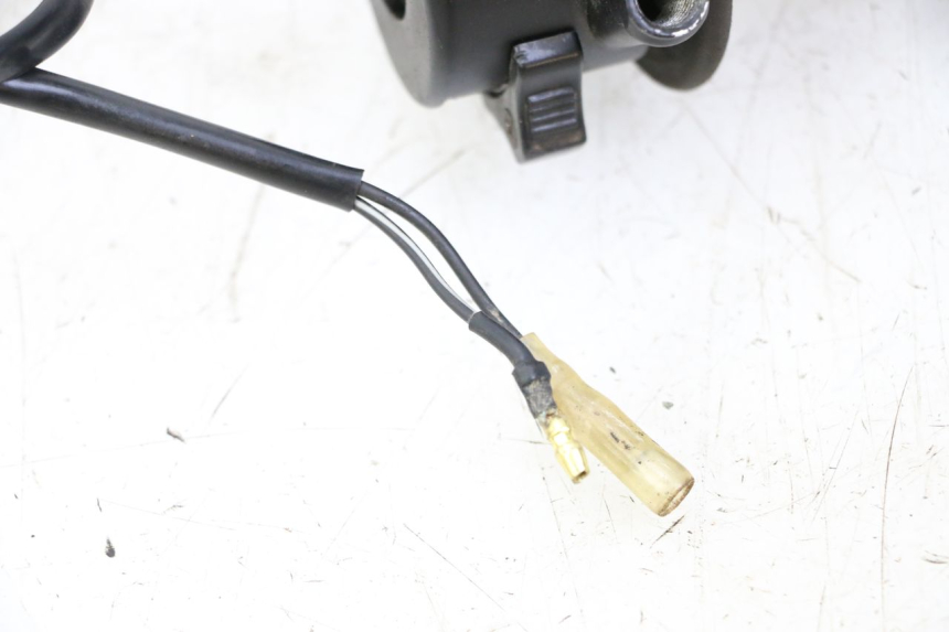 photo de COMMODO DROIT YAMAHA PW 80 (1983 - 2014) - Points de fixation