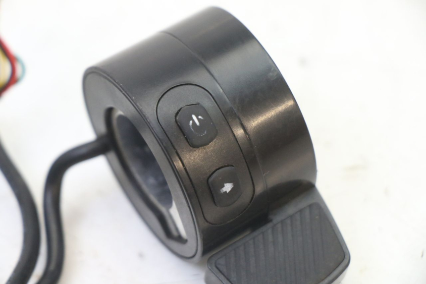 photo de COMMODO DROIT PUNK ELECTRIC RIDER 1 - Autre angle de vue