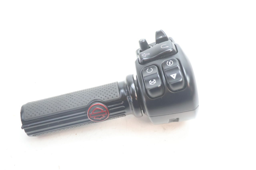 photo de COMMODO DROIT HARLEY DAVIDSON ROAD GLIDE FLTRXSE 1920 (2018 - 2022) - État de surface