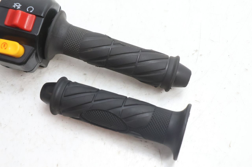 photo de COMMODO DROIT TNT MOTOR ROMA 10' 4T 50 (2007 - 2018) - Zoom état d’usage