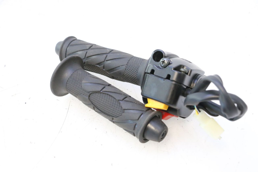 photo de COMMODO DROIT TNT MOTOR ROMA 12' 2T 50 (2007 - 2018) - Gros plan technique