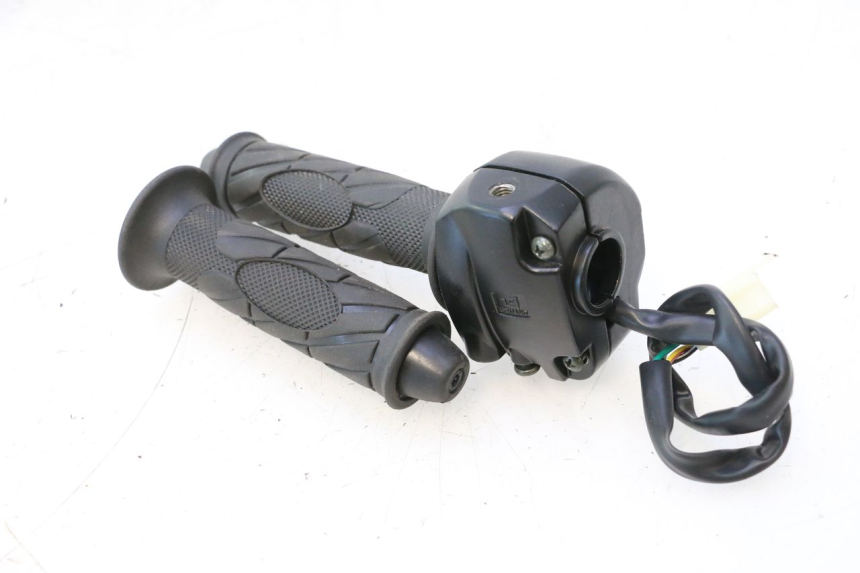 photo de COMMODO DROIT TNT MOTOR ROMA 12' 2T 50 (2007 - 2018) - Points de fixation