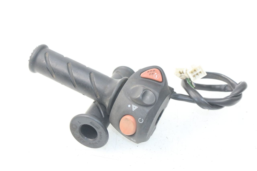 photo de COMMODO DROIT PEUGEOT SATELIS 300 (2012 - 2015) - Vue d’ensemble