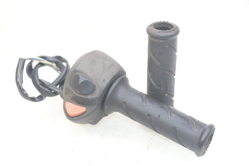 photo de COMMODO DROIT PEUGEOT SATELIS 125 (2010 - 2012) - Vue principale