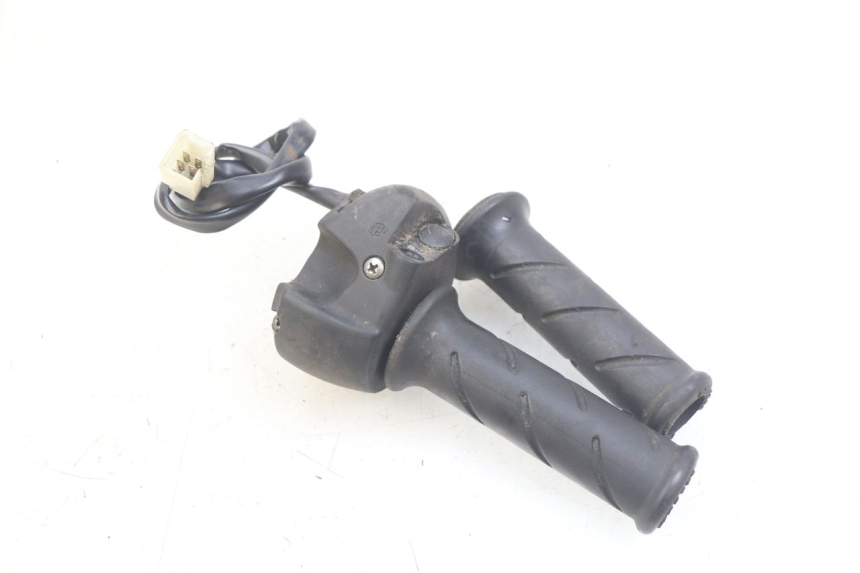 photo de COMMODO DROIT PEUGEOT SATELIS 125 (2010 - 2012) - Autre angle de vue