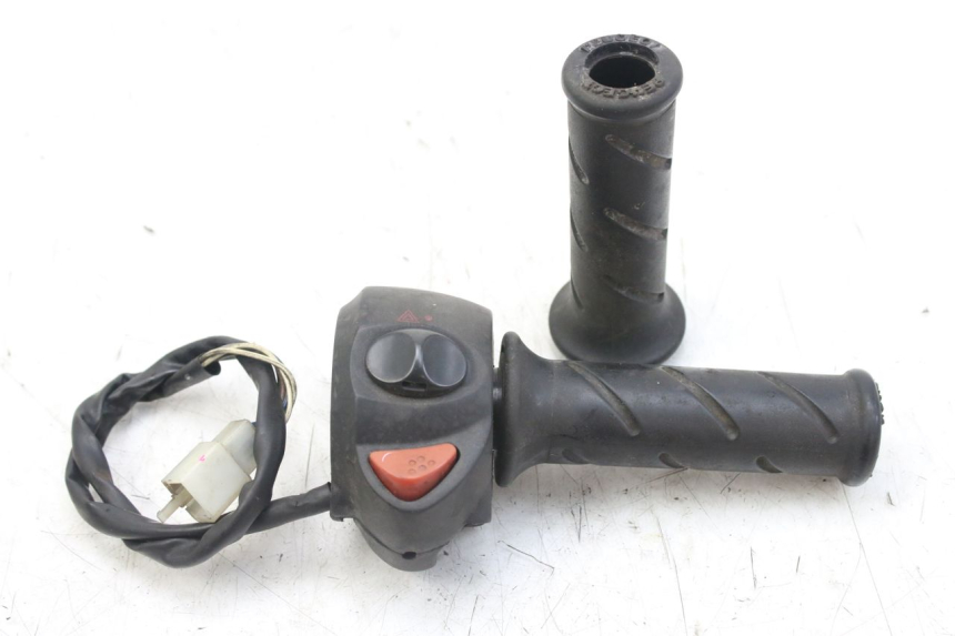 photo de COMMODO DROIT PEUGEOT SATELIS 125 (2010 - 2012) - Vue principale