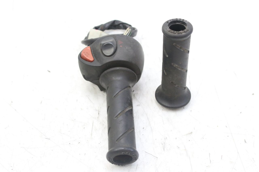 photo de COMMODO DROIT PEUGEOT SATELIS 125 (2010 - 2012) - Zoom état d’usage