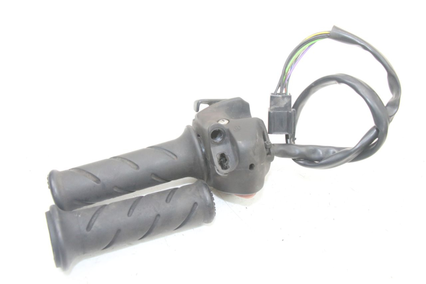 photo de COMMODO DROIT PEUGEOT SATELIS 125 (2013 - 2018) - Gros plan technique