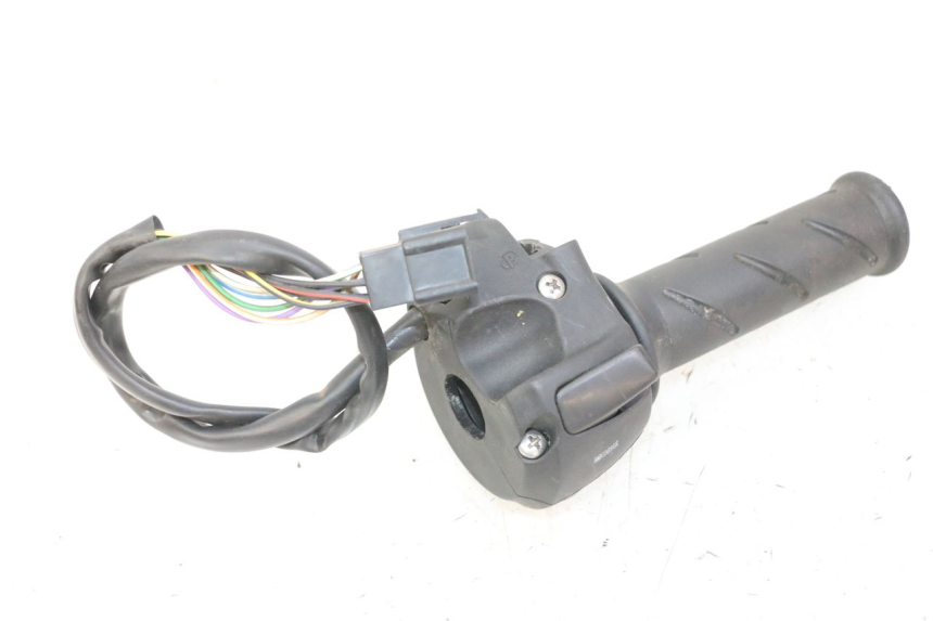 photo de COMMODO DROIT PEUGEOT SATELIS 125 (2013 - 2018) - Vue d’ensemble