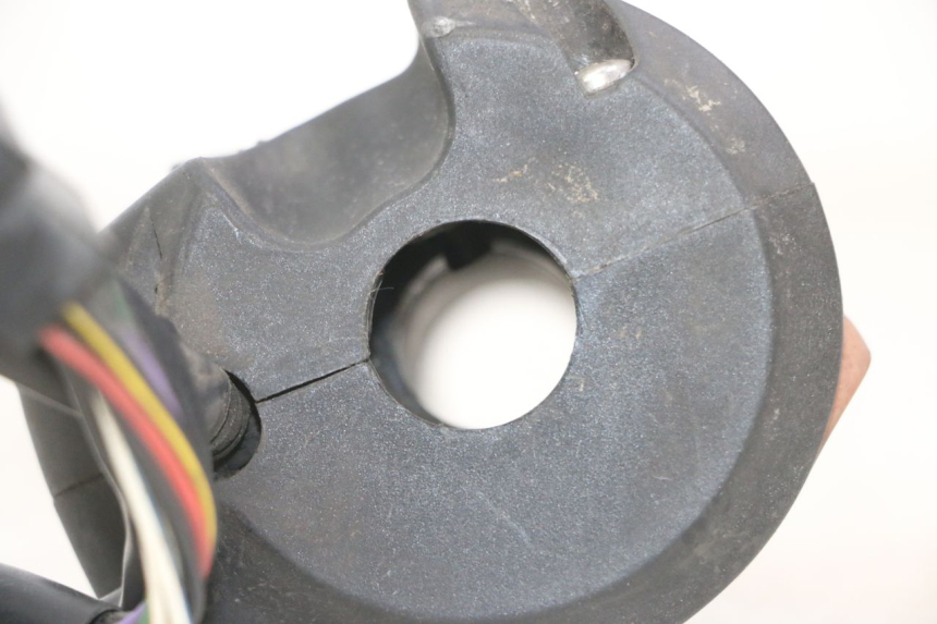 photo de COMMODO DROIT PEUGEOT SATELIS 125 (2013 - 2018) - Zoom état d’usage