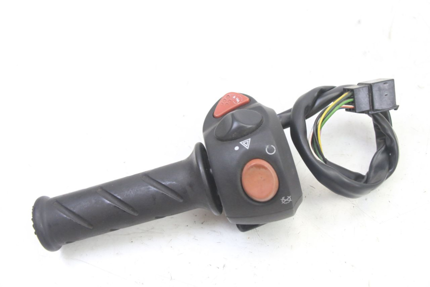 photo de COMMODO DROIT PEUGEOT SATELIS 125 (2013 - 2018) - Zoom état d’usage