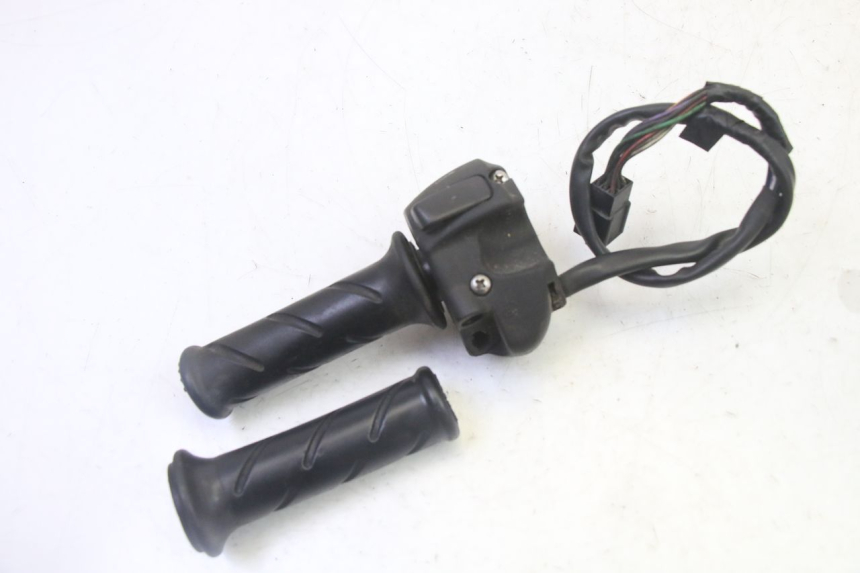 photo de COMMODO DROIT PEUGEOT SATELIS 125 (2013 - 2018) - Vue d’ensemble