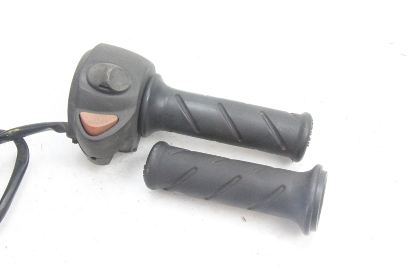 photo de COMMODO DROIT PEUGEOT SATELIS 125 (2006 - 2009) - Détail de la pièce