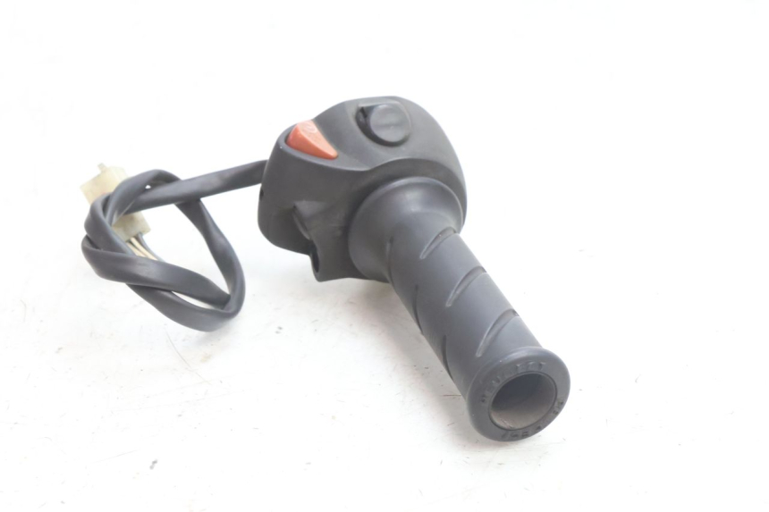 photo de COMMODO DROIT PEUGEOT SATELIS 125 (2006 - 2009) - Autre angle de vue