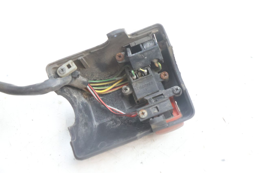 photo de COMMODO DROIT APRILIA SCARABEO GT 125 (1999 - 2007) - Vue d’ensemble