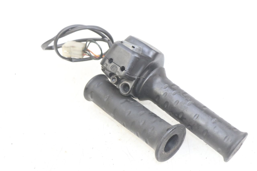 photo de COMMODO DROIT APRILIA SCARABEO 100 (2003 - 2012) - Autre angle de vue