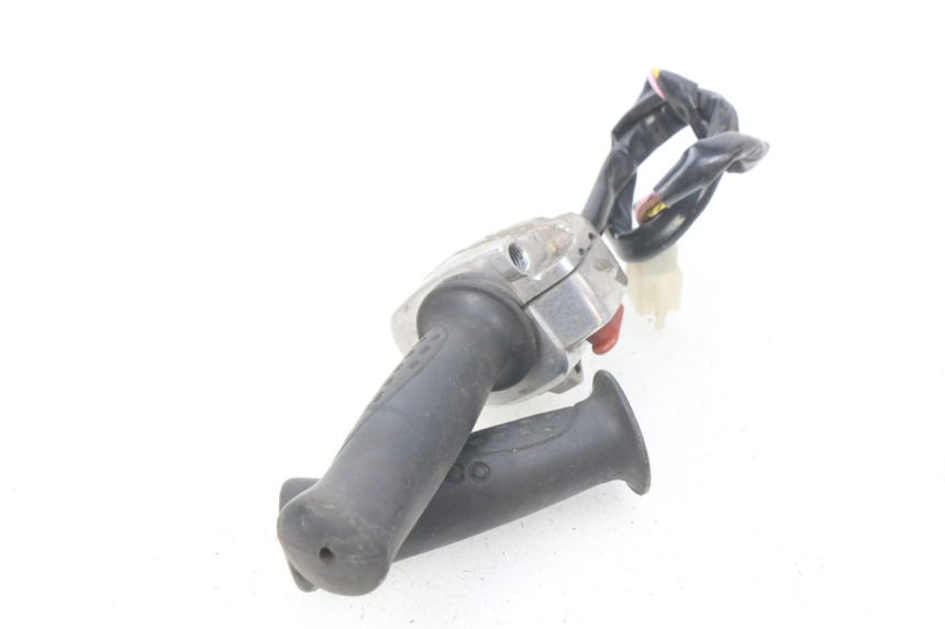 photo de COMMODO DROIT KYMCO SENTO 50 (2008 - 2013) - Zoom état d’usage