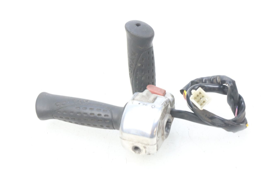 photo de COMMODO DROIT KYMCO SENTO 50 (2008 - 2013) - Vue d’ensemble