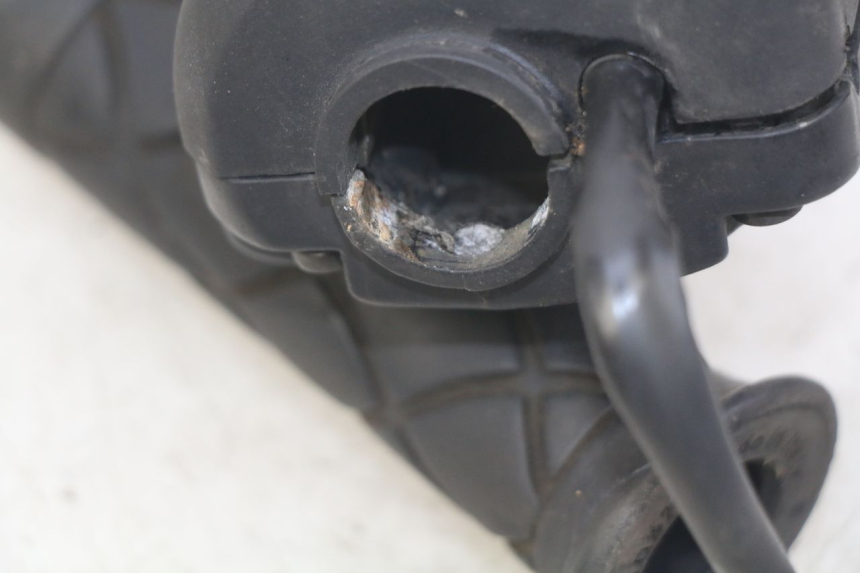 photo de COMMODO DROIT MBK SKYLINER 125 (1998 - 2001) - Détail de la pièce