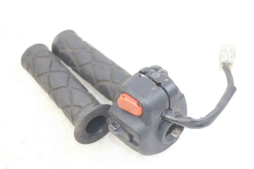 photo de COMMODO DROIT MBK SKYLINER 125 (1998 - 2001) - Zoom état d’usage