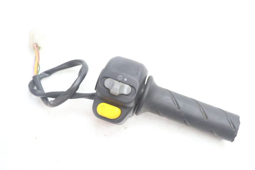 photo de COMMODO DROIT PEUGEOT SPEEDFIGHT LC 50 (1996 - 2002) - Vue principale
