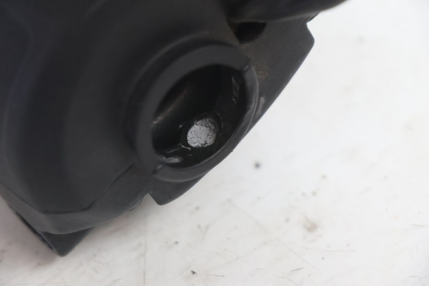 photo de COMMODO DROIT PEUGEOT SPEEDFIGHT LC 50 (1996 - 2002) - Points de fixation