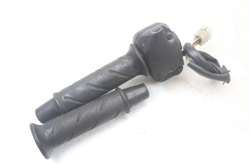 photo de COMMODO DROIT PEUGEOT SPEEDFIGHT 100 (1997 - 2007) - Vue d’ensemble