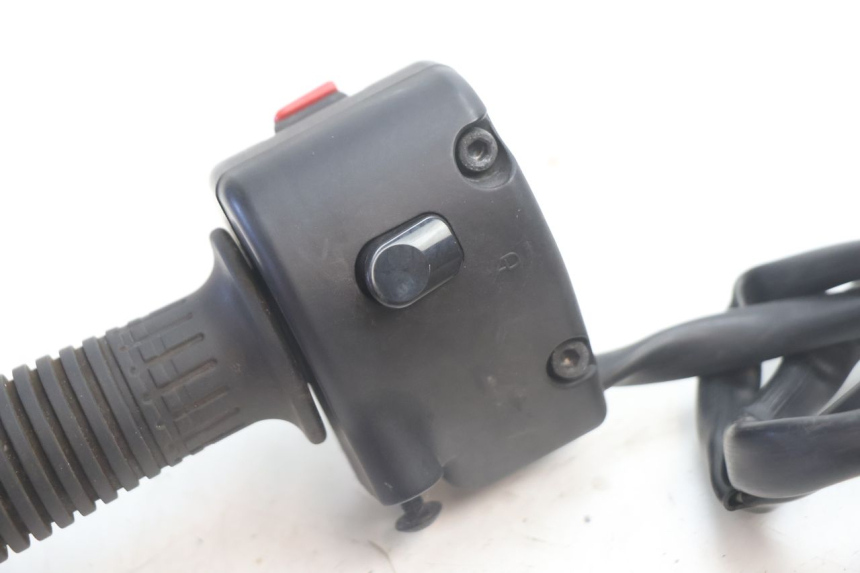 photo de COMMODO DROIT CAN-AM SPYDER RS 1000 (2008 - 2012) - Points de fixation
