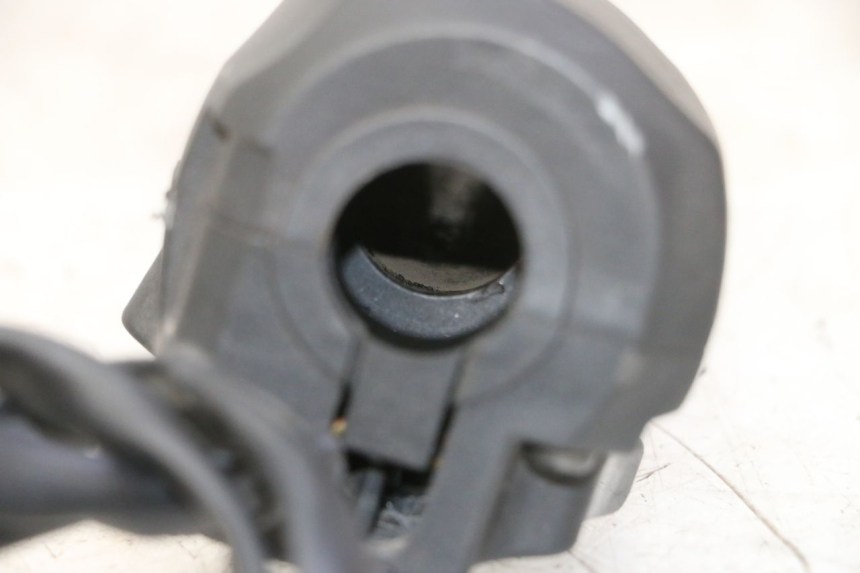 photo de COMMODO DROIT APRILIA SR R 2T LC 50 (2018 - 2021) - Autre angle de vue