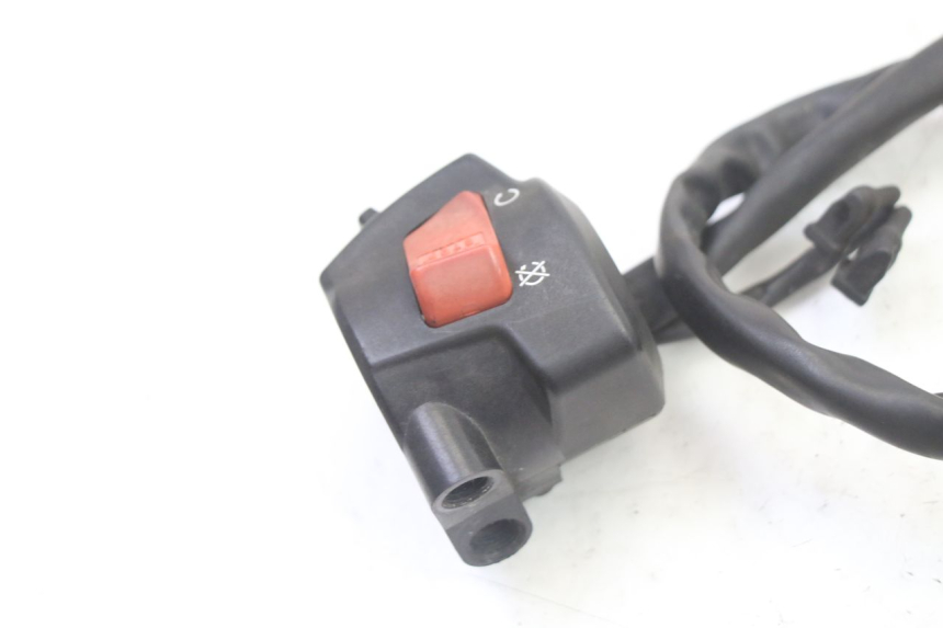 photo de COMMODO DROIT HONDA ST PAN EUROPEAN 1300 (2002 - 2013) - Autre angle de vue