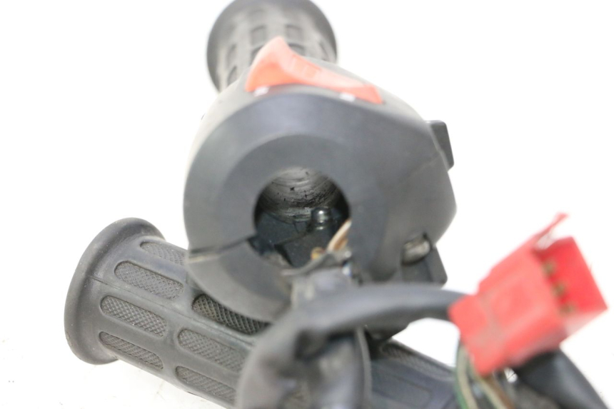 photo de COMMODO DROIT HONDA ST PAN EUROPEAN 1100 (1990 - 2002) - Zoom état d’usage