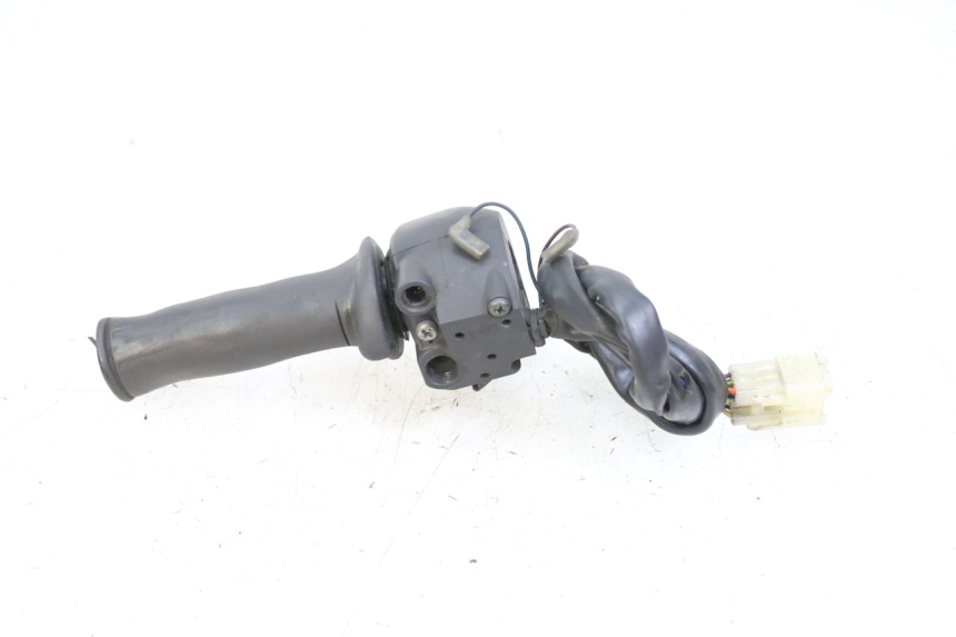 photo de COMMODO DROIT SUZUKI BURGMAN 125 (2015 - 2017) - Points de fixation