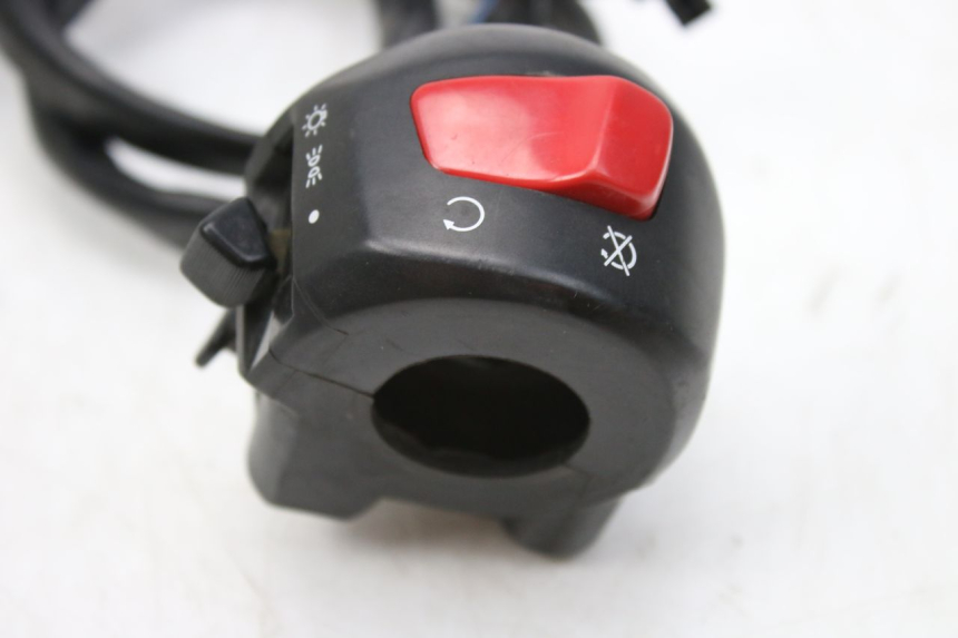 photo de COMMODO DROIT SUZUKI SV S 650 (1999 - 2002) - Autre angle de vue