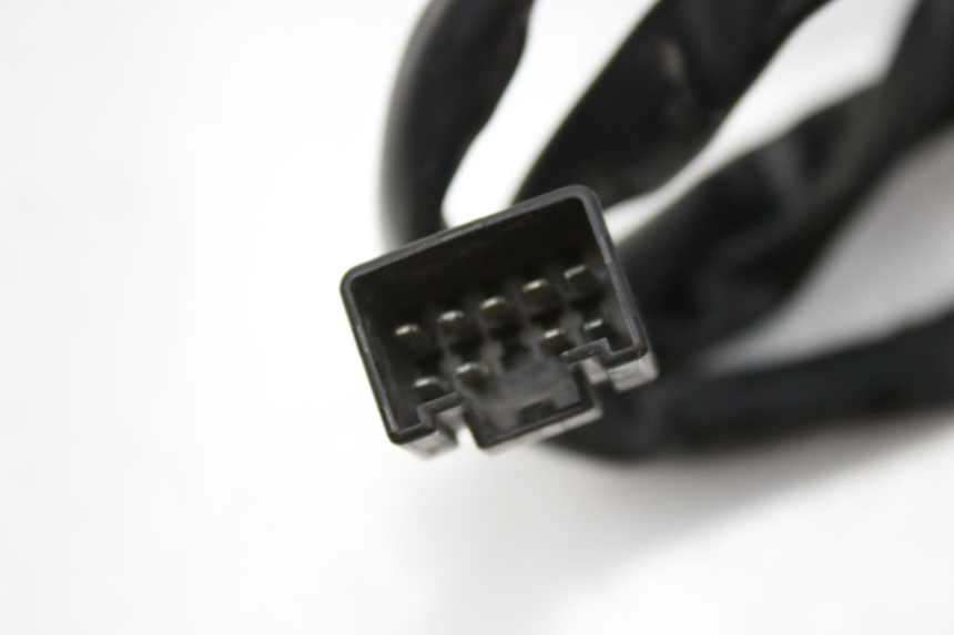 photo de COMMODO DROIT SUZUKI SV S 650 (1999 - 2002) - Vue d’ensemble