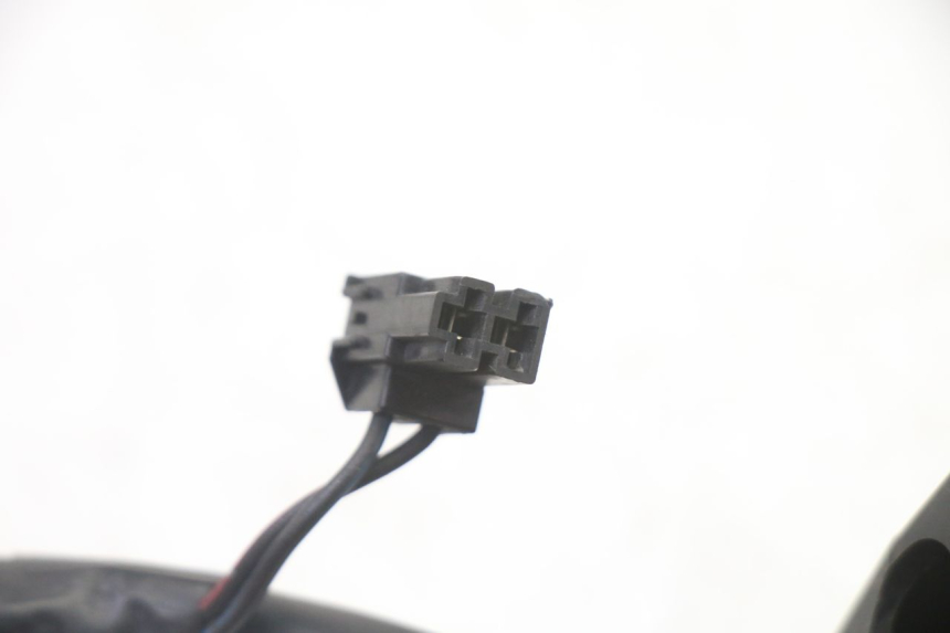 photo de COMMODO DROIT SUZUKI SV S 650 (2003 - 2009) - Points de fixation