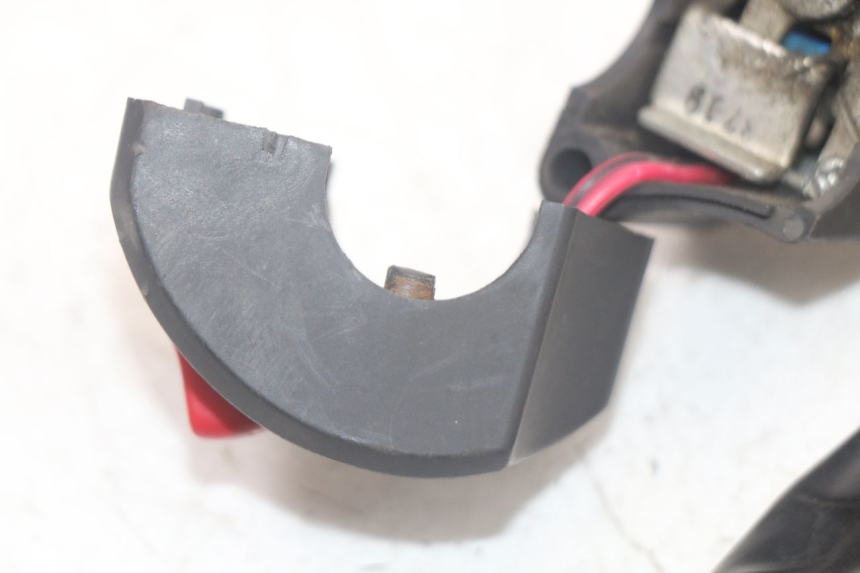 photo de COMMODO DROIT YAMAHA TDM ABS 900 (2002 - 2014) - Gros plan technique