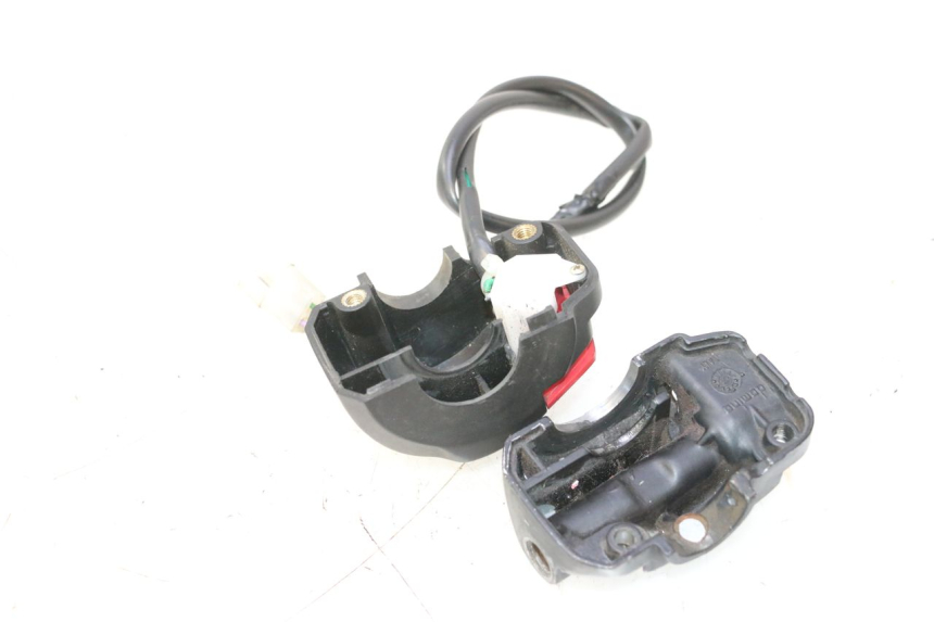photo de COMMODO DROIT PEUGEOT TREKKER TKR 50 (2005 - 2014) - Autre angle de vue