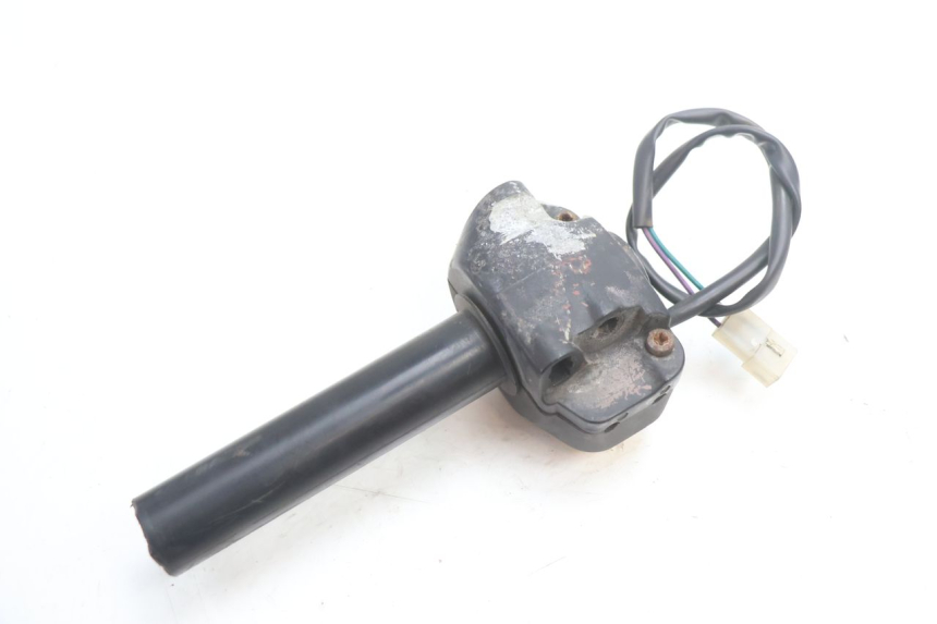 photo de COMMODO DROIT PEUGEOT TREKKER 50 (1995 - 2004) - Gros plan technique