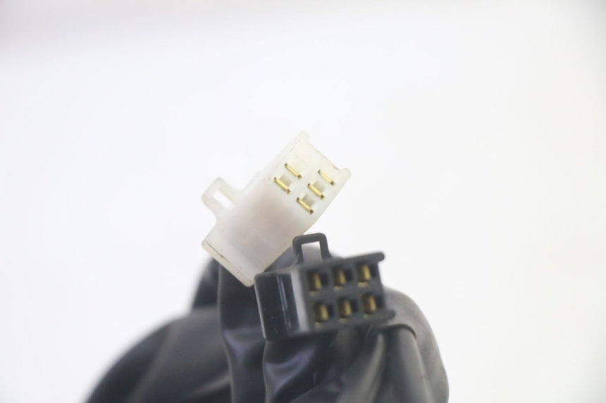 photo de COMMODO DROIT YAMAHA TRICITY 300 (2020 - 2024) - Pièce contrôlée