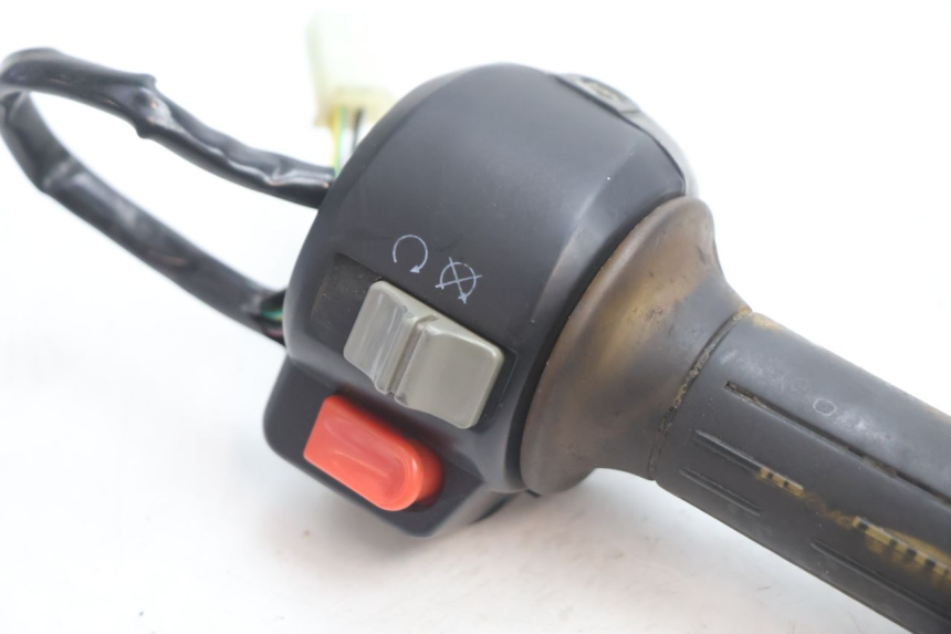 photo de COMMODO DROIT PEUGEOT V-CLIC VCLIC 50 (2007 - 2013) - Détail de la pièce