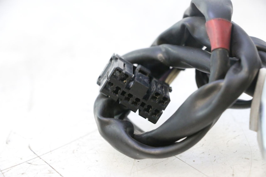 photo de COMMODO DROIT PIAGGIO VESPA PRIMAVERA 2T 50 (2013 - 2018) - Autre angle de vue