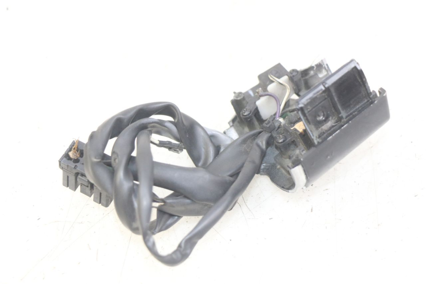 photo de COMMODO DROIT PIAGGIO VESPA SPRINT 2T 50 (2014 - 2018) - Détail de la pièce