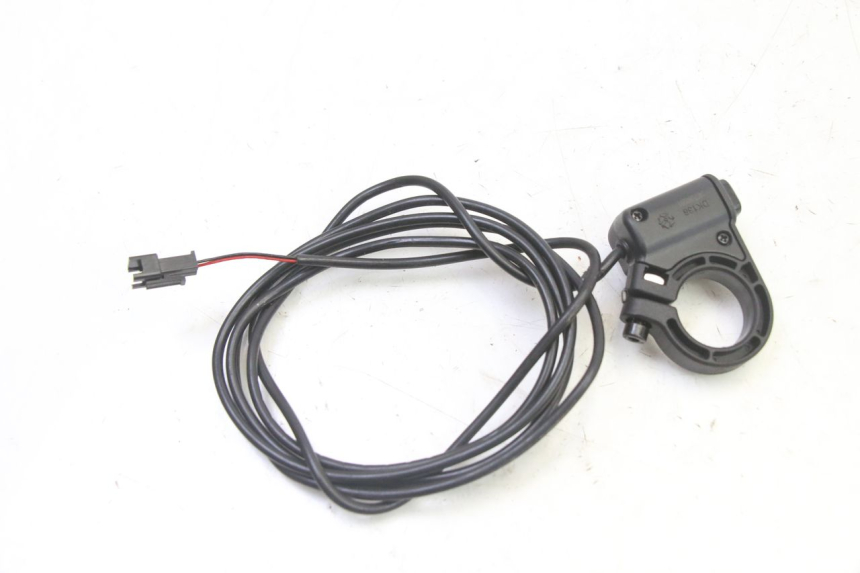 photo de COMMODO DROIT DUALTRON VICTOR LIMITED 1 - Gros plan technique